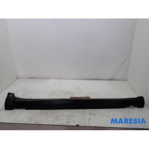 Citroen - C4 Cactus - Marche-pied (list de couverture) droite