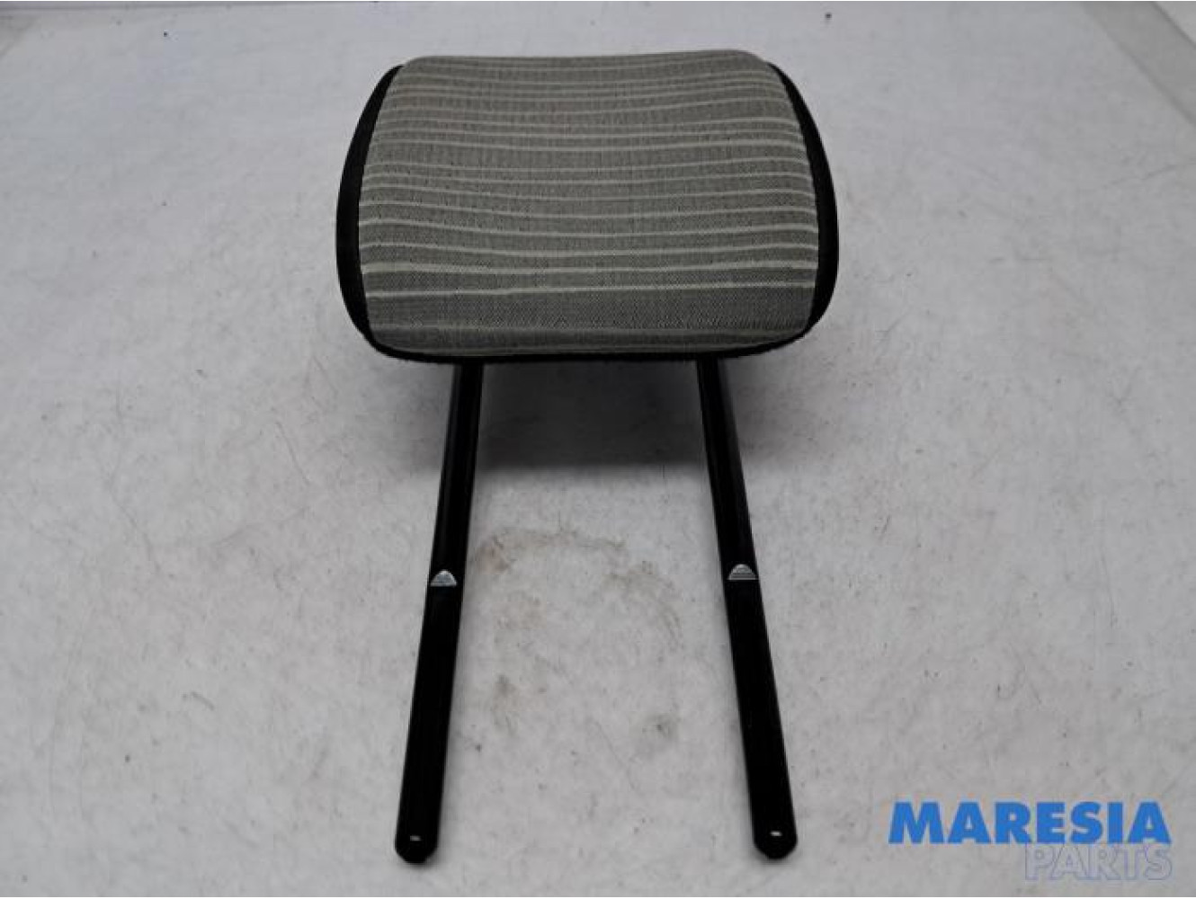 Renault - Kangoo - Headrest