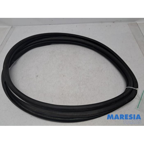Fiat - Panda - Front door seal 4-door, right