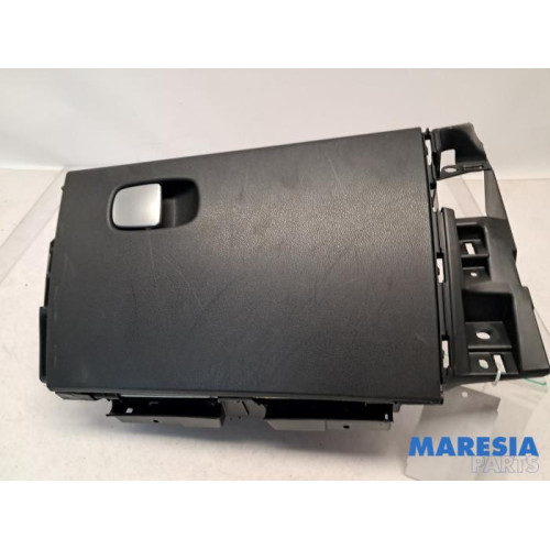 Fiat - 500L - Glovebox