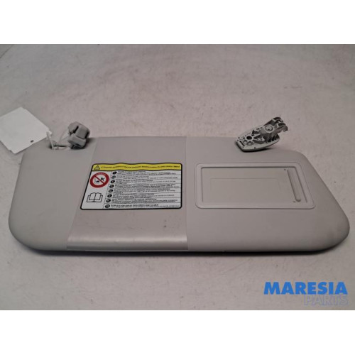 Fiat - 500L - Sun visor