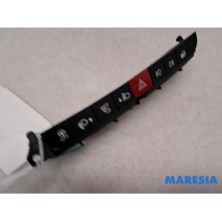Fiat - 500L - Panic lighting switch