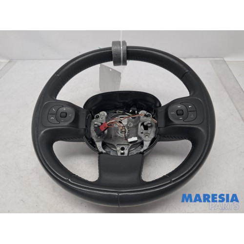Fiat - 500L - Steering wheel