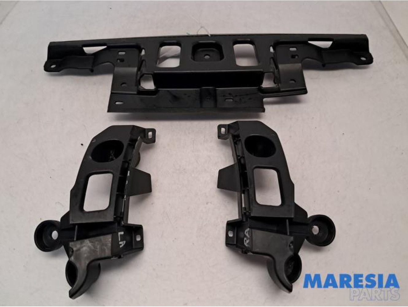 Citroen - C3 - Rear bumper bracket central