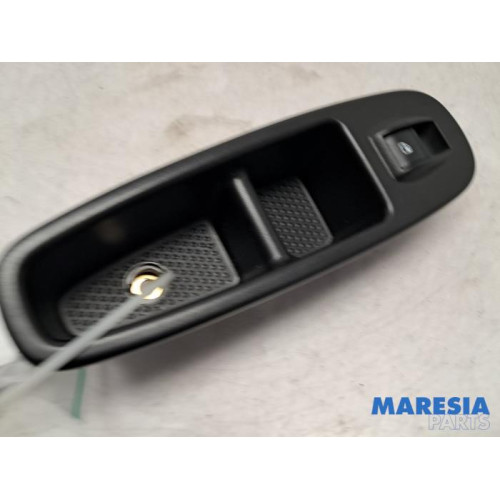 Fiat - 500L - Electric window switch