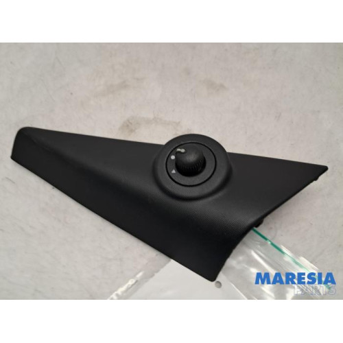 Fiat - 500L - Mirror switch
