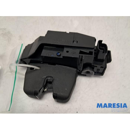 Peugeot - Expert - Tailgate lock mechanism