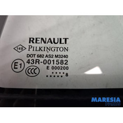 Renault - Laguna - Rear quarter light, left