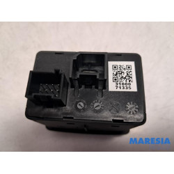 Fiat - 500L - AUX / USB connection