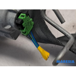 Fiat - 500L - Front seatbelt, left