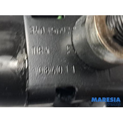 Fiat - 500L - Seatbelt tensioner, right