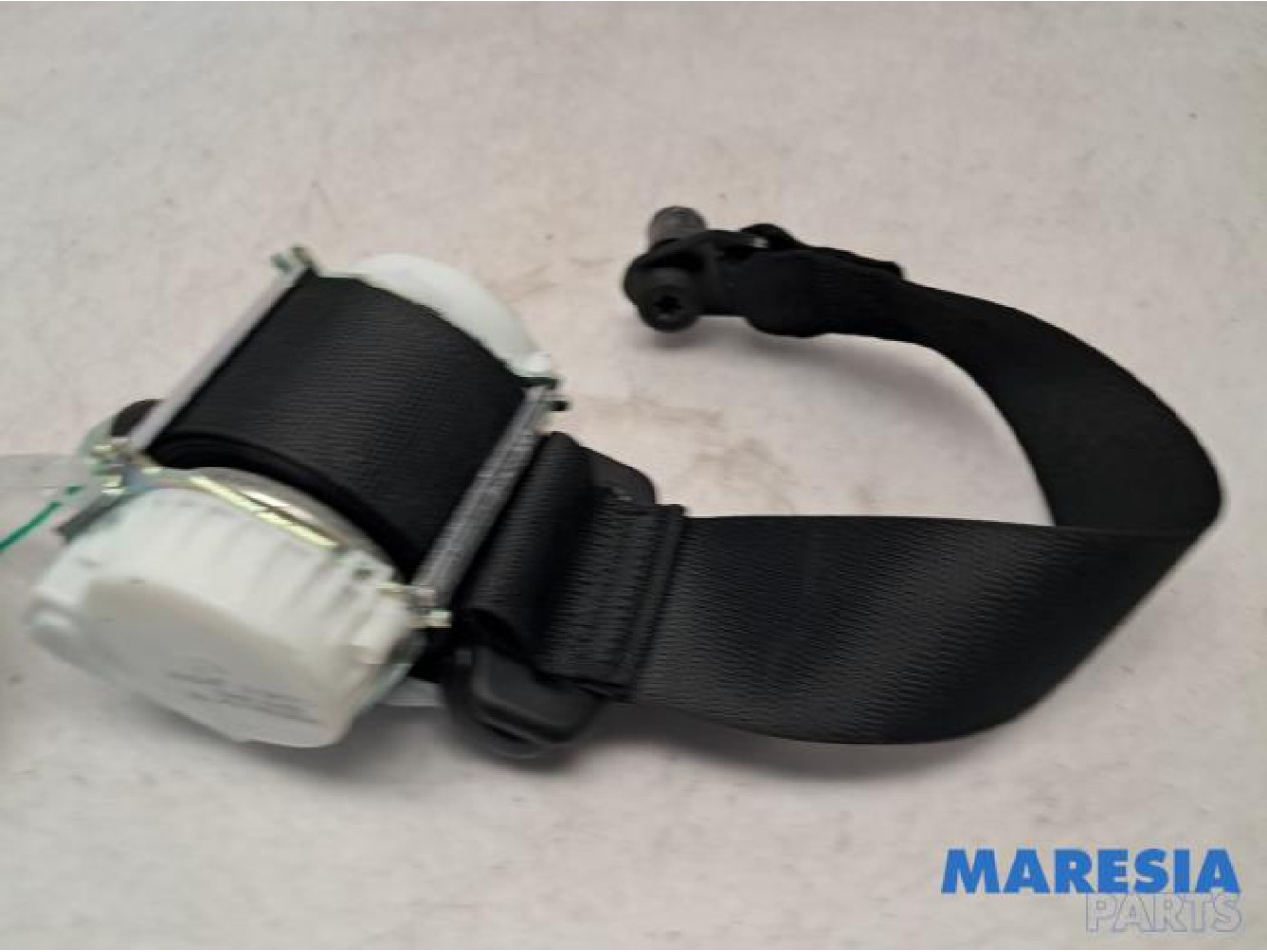 Fiat - 500L - Rear seatbelt, left