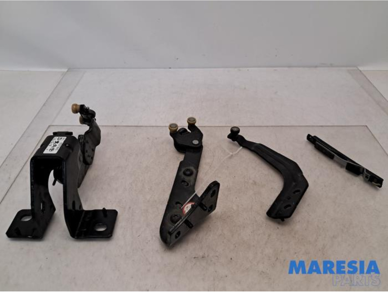 Peugeot - Expert - Sliding door roller, right