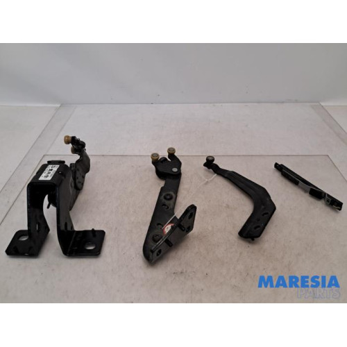 Peugeot - Expert - Sliding door roller, right