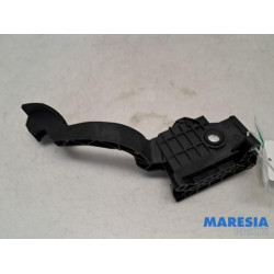 Fiat - 500L - Gaspedal