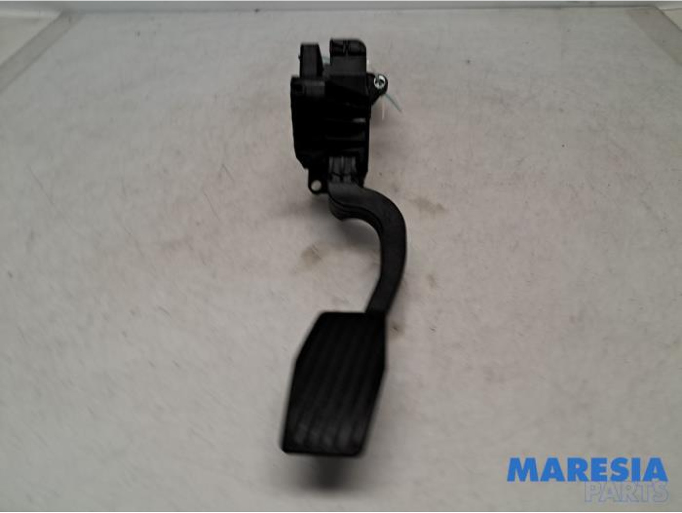 Fiat - 500L - Gaspedal