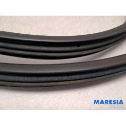 Fiat - 500L - Front door seal 4-door, left