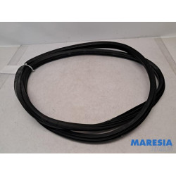 Fiat - 500L - Portierrubber 4Deurs rechts-voor