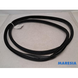 Fiat - 500L - Portierrubber 4Deurs links-achter