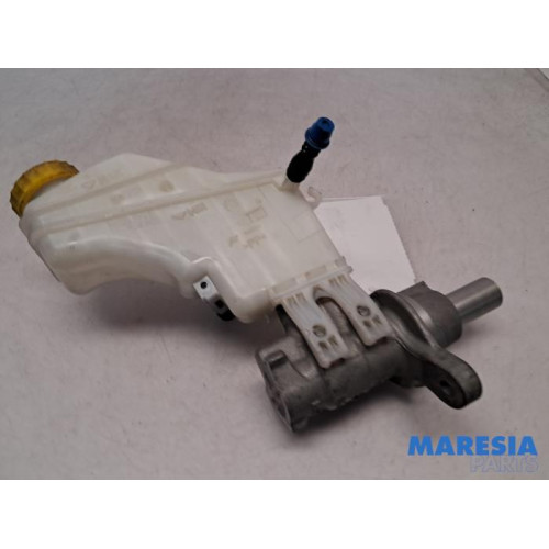 Fiat - 500L - Master cylinder