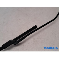 Fiat - 500L - Front wiper arm