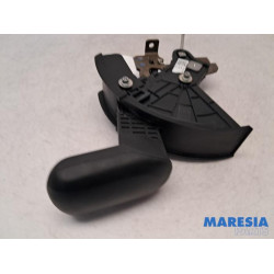 Fiat - 500L - Parking brake lever