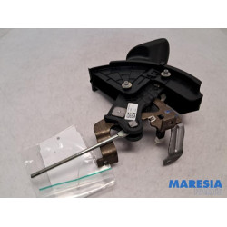 Fiat - 500L - Parking brake lever