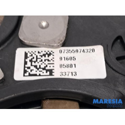 Fiat - 500L - Parking brake lever