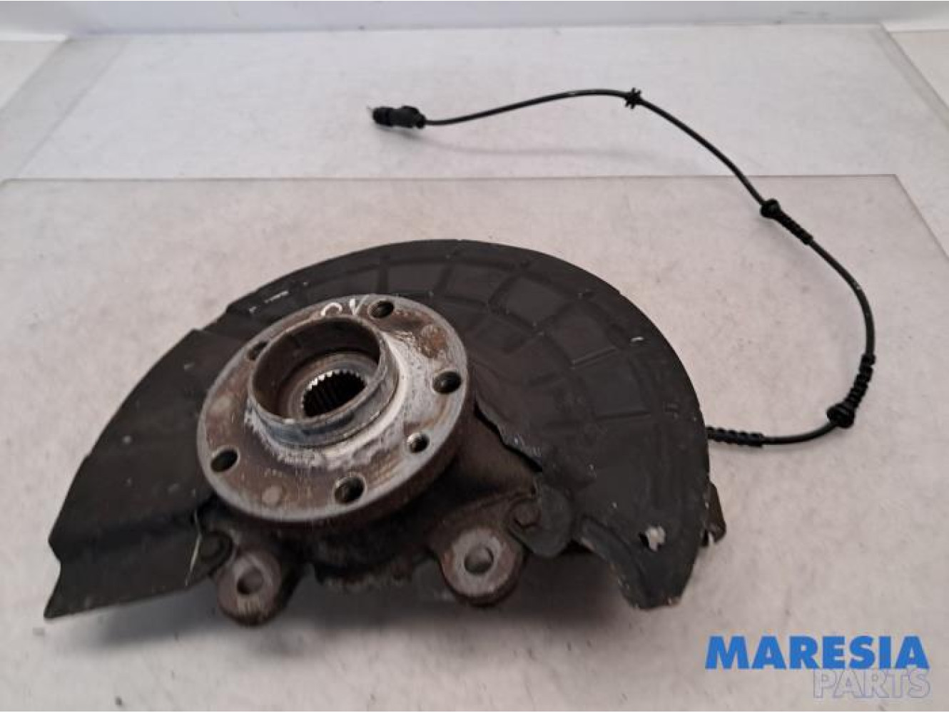 Fiat - 500L - Knuckle, front right