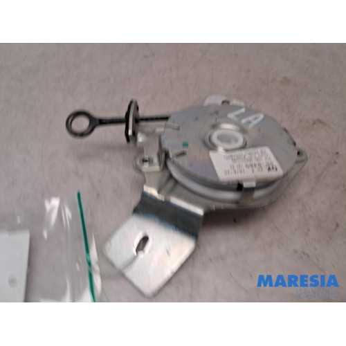 Peugeot - 3008 - Tailgate hinge