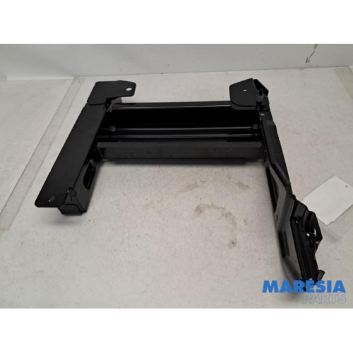 Fiat - 500L - Seat frame