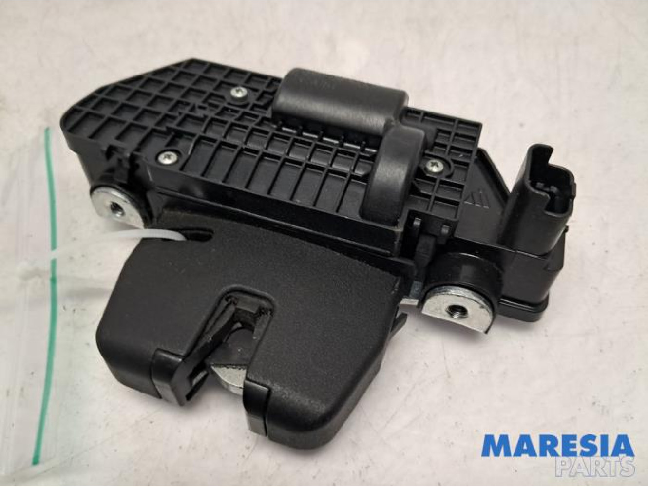 Peugeot - 3008 - Tailgate lock mechanism