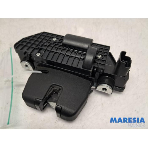 Peugeot - 3008 - Tailgate lock mechanism