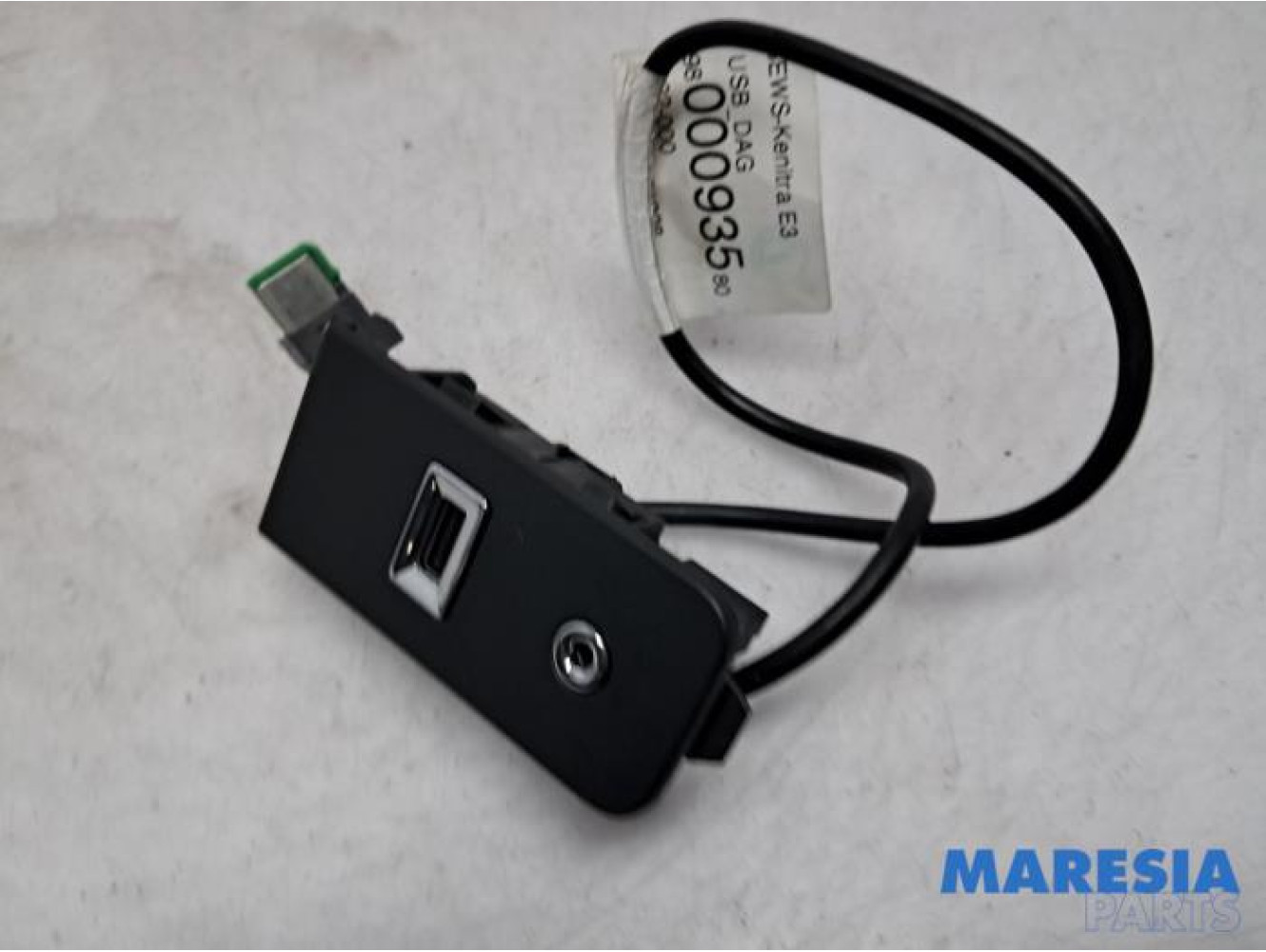 Citroen - C4 Cactus - AUX / USB connection