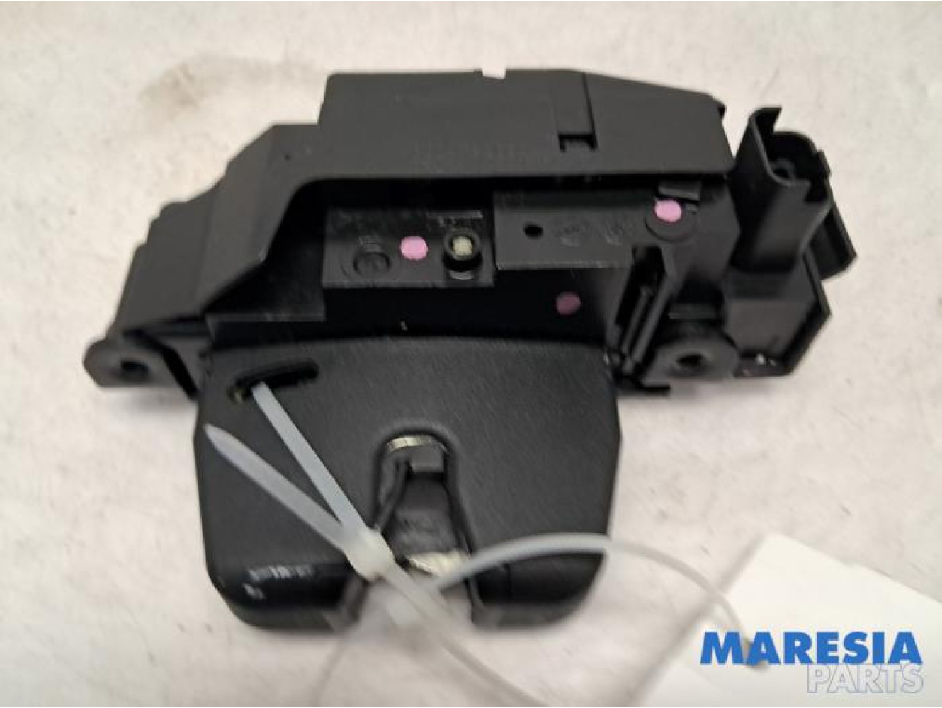 Citroen - C4 Cactus - Tailgate lock mechanism
