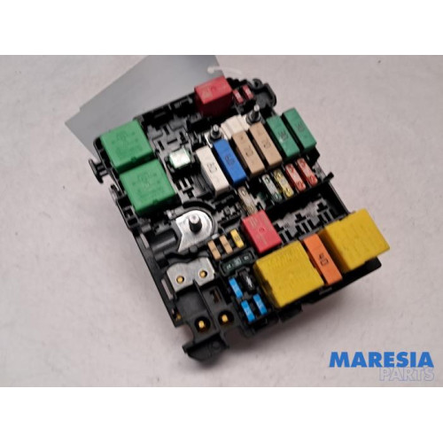 Citroen - C4 Cactus - Fuse box