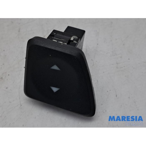 Fiat - 500 - Electric window switch