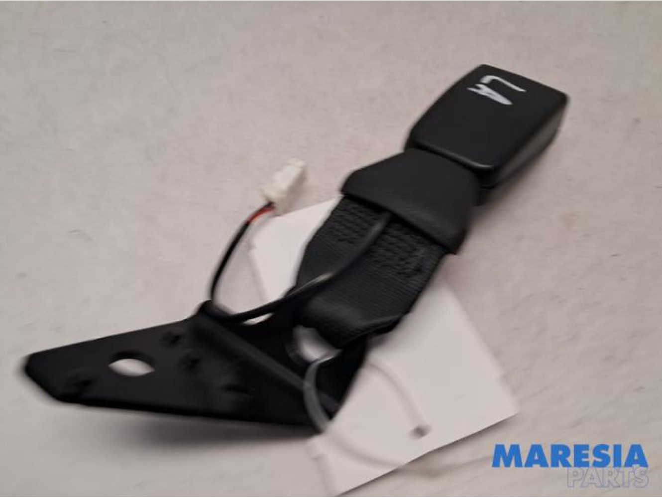 Citroen - C4 Cactus - Insertion ceinture de sécurité arrière droite