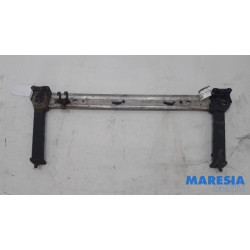 Renault - Megane - Radiator bar