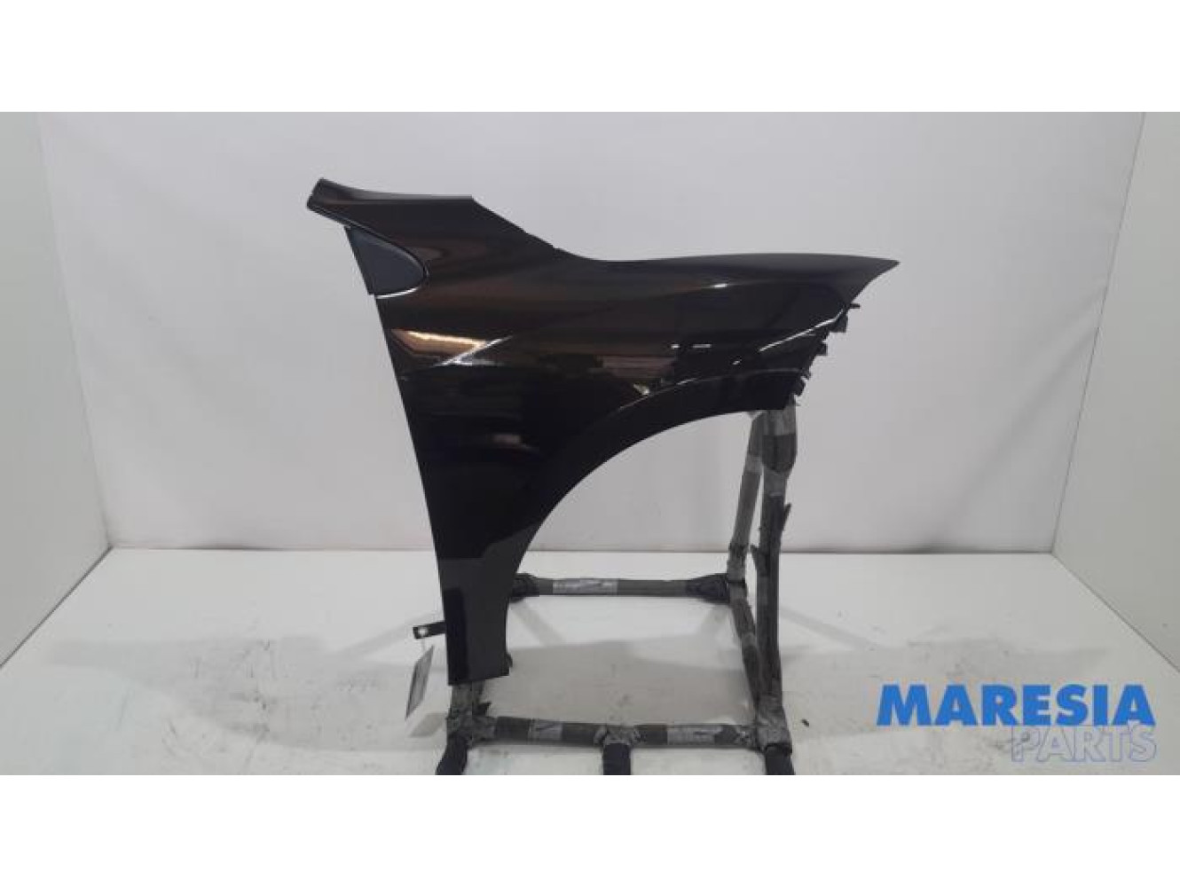 Renault - Megane - Front wing, right