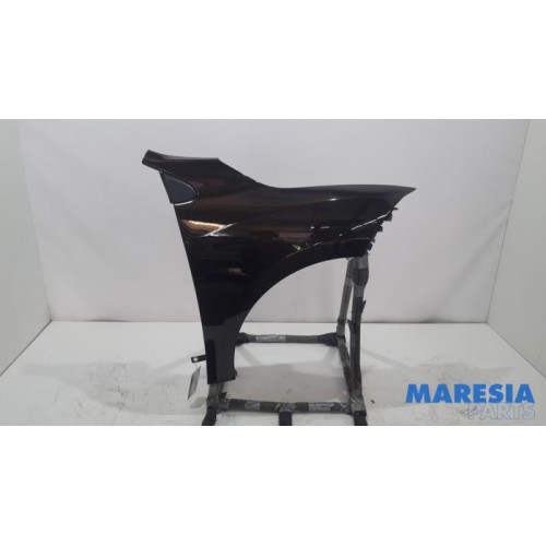 Renault - Megane - Front wing, right