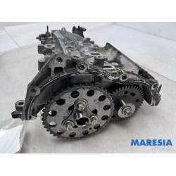 Renault - Trafic - Camshaft housing