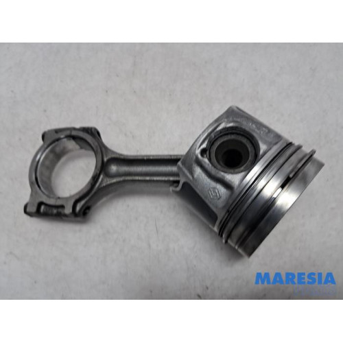 Renault - Trafic - Piston