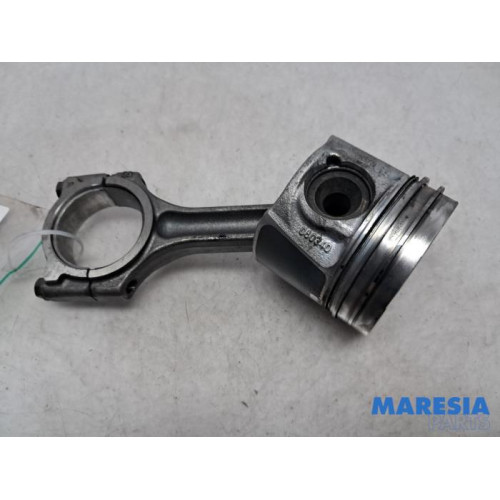 Renault - Trafic - Piston