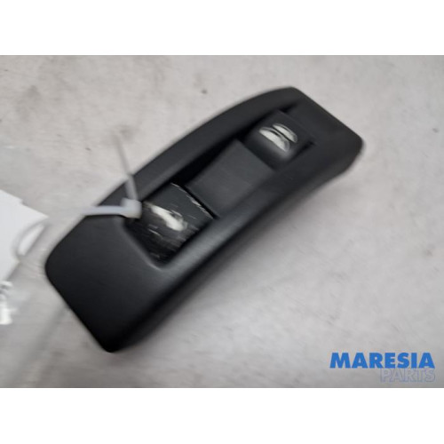 Peugeot - 207 - Commande toit escamotable