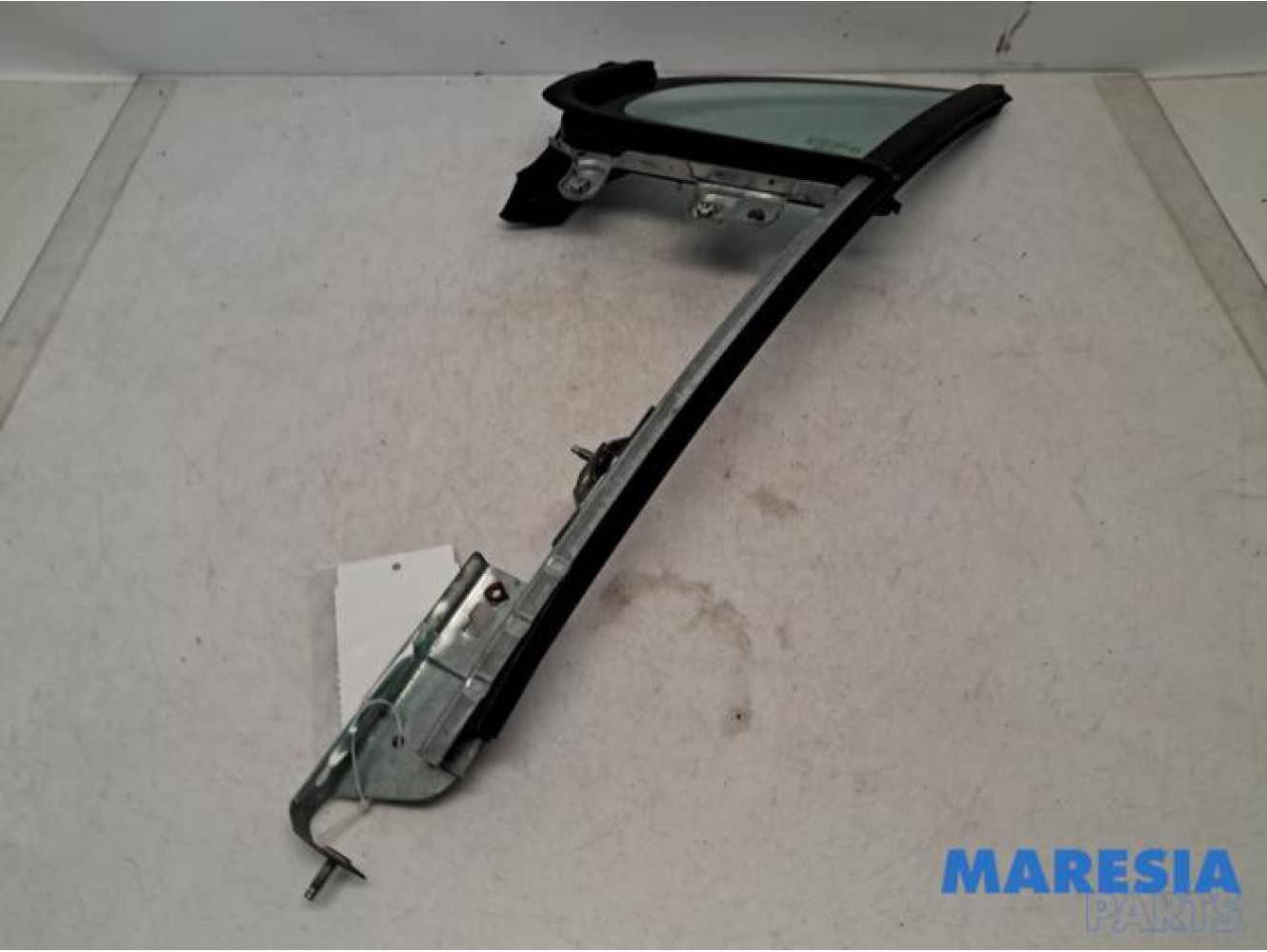 Peugeot - 207 - Quarter light, front left