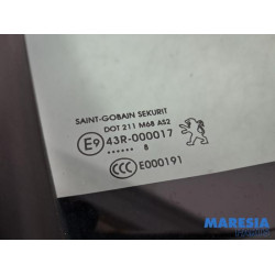 Peugeot - 207 - Quarter light, front right