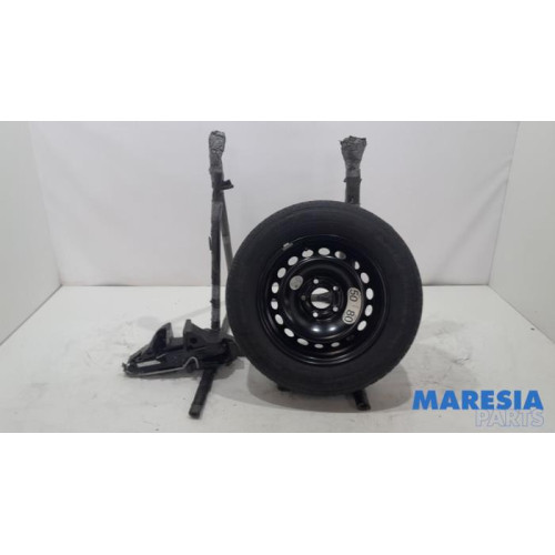 Renault - Megane - Krikset + reservewiel