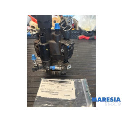 Renault - Megane - Mechanical fuel pump