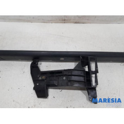 Renault - Master - Rear bumper component, central